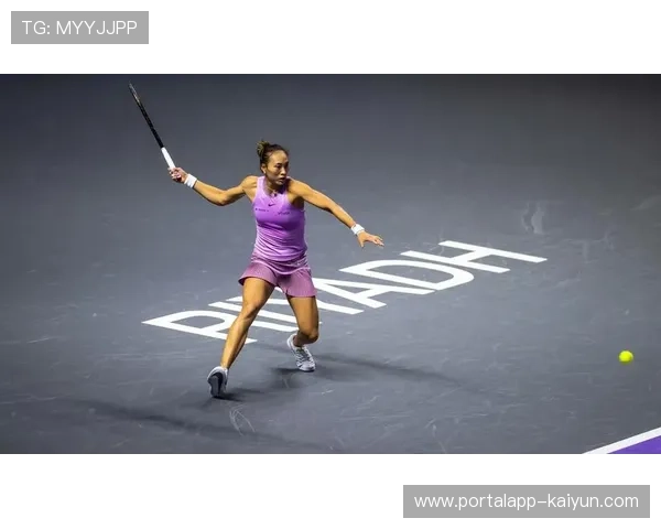 WTA年终总决赛火热进行 斯瓦泰克强势出击迎战莱巴金娜争锋荣耀 WTA年终总决赛火热进行 斯瓦泰克强势出击迎战莱巴金娜争锋荣耀