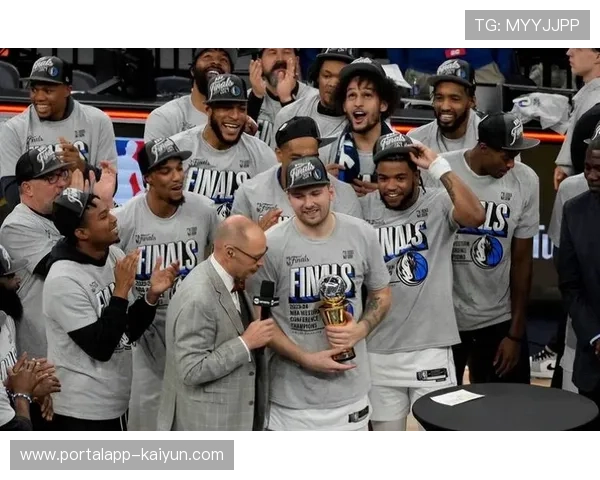 东契奇场均37.1分领跑联盟,独行侠核心展MVP相 东契奇场均37.1分领跑联盟,独行侠核心展MVP相