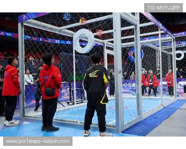 上海成功举办首届世界无人机足球锦标赛,打造科技体育“中国模式” 上海成功举办首届世界无人机足球锦标赛,打造科技体育“中国模式”