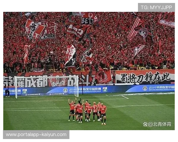 上海海港客场胜大连英博，完成中超三连冠伟业